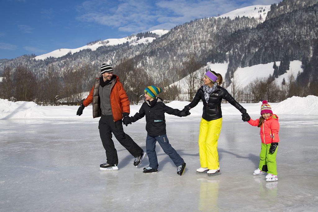 eislaufen-familie.jpg